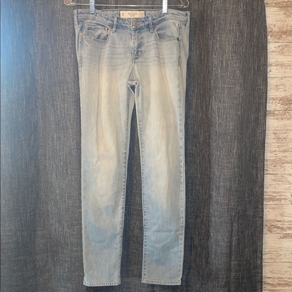 Abercrombie & Fitch Light Wash Skinny Jeans